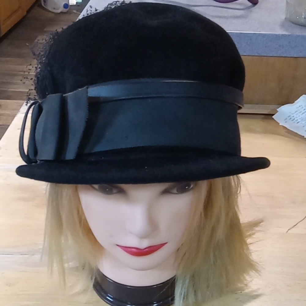 Vintage Cloche Hat PeachBloom Velour Merrimac Body Imported Fur black size mediu